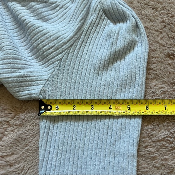 J, Crew Padded Shoulder Long Sleeve Top Women’s Size S - Picture 4 of 10